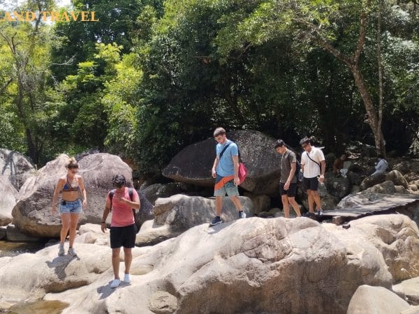 Tour Ba Ho nha trang vuongland travel 3
