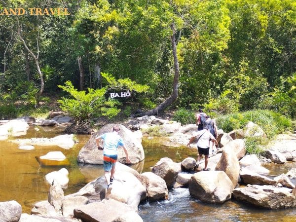 Tour Ba Ho nha trang vuongland travel 4