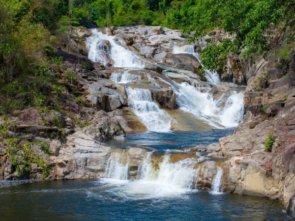 tour thac yang bay vuongland nha trang