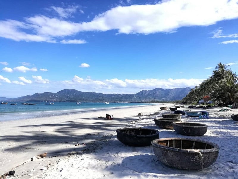 Bãi biển Dốc Lết