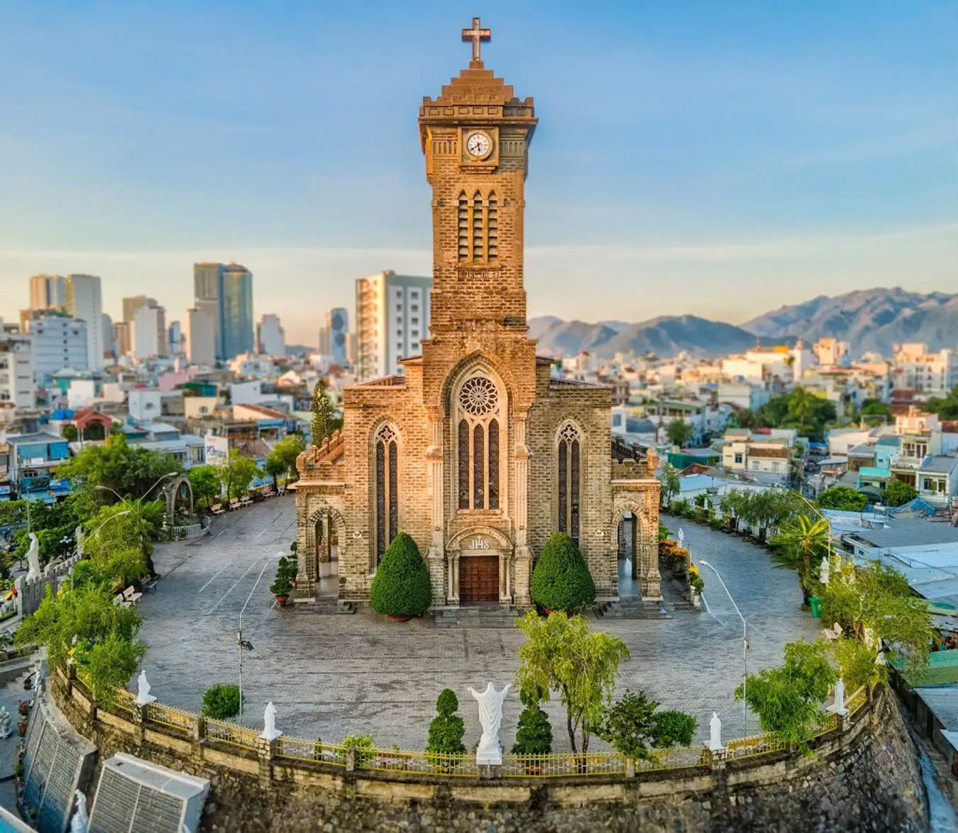 Nha Trang Package Tour 3 Days 2 Nights 8 nha trang cartheral