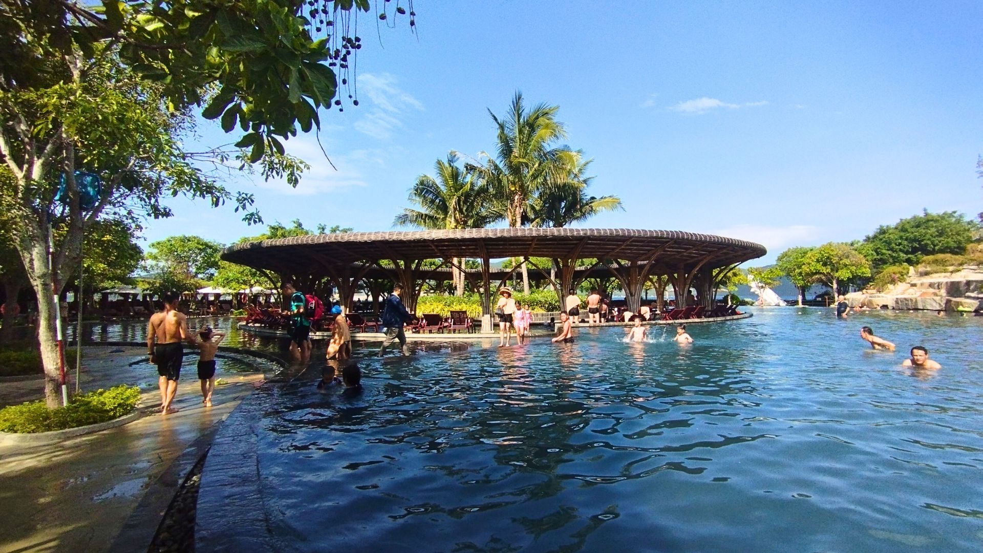 Hopping Tour Nha Trang 4 vuongland1
